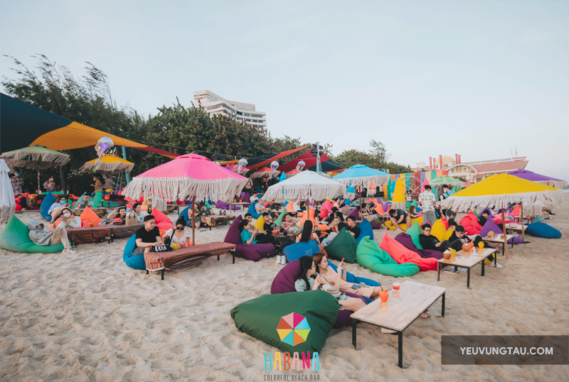 Habana Colorful Beach Bar