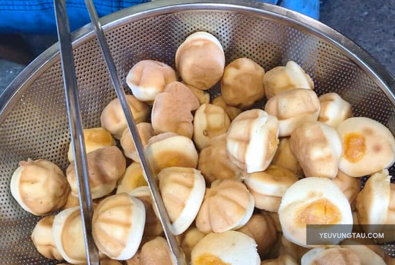 Bánh Bông Lan Trứng Muối Cây Cột Điện