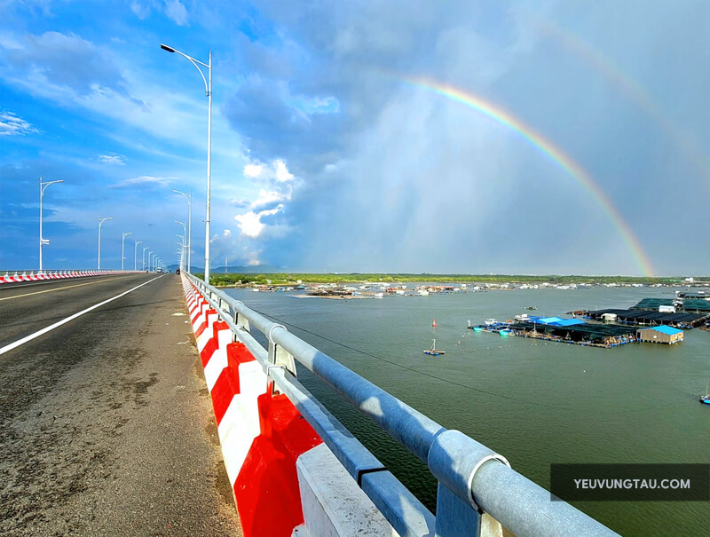 Cầu Bà Nang ra đảo long sơn