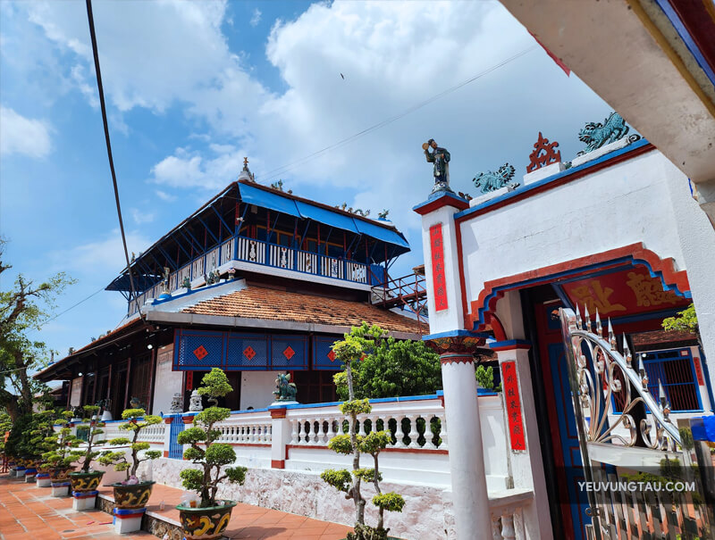 Nhà Lớn Long Sơn